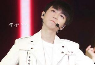 坐王俊凯床的网红是谁,揭秘与网红的亲密邂逅